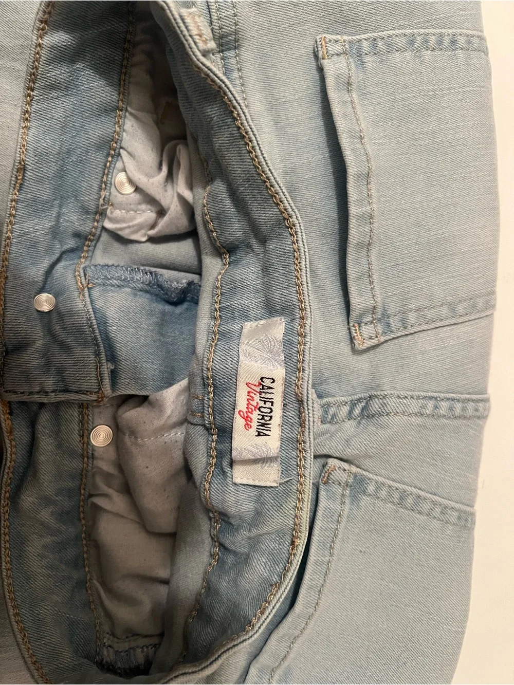 Light Wash Women's Jeans - Classic Straight Fit